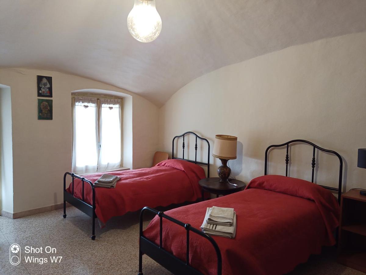 Bed and Breakfast Beb Infamiglia Cascinette Exterior foto