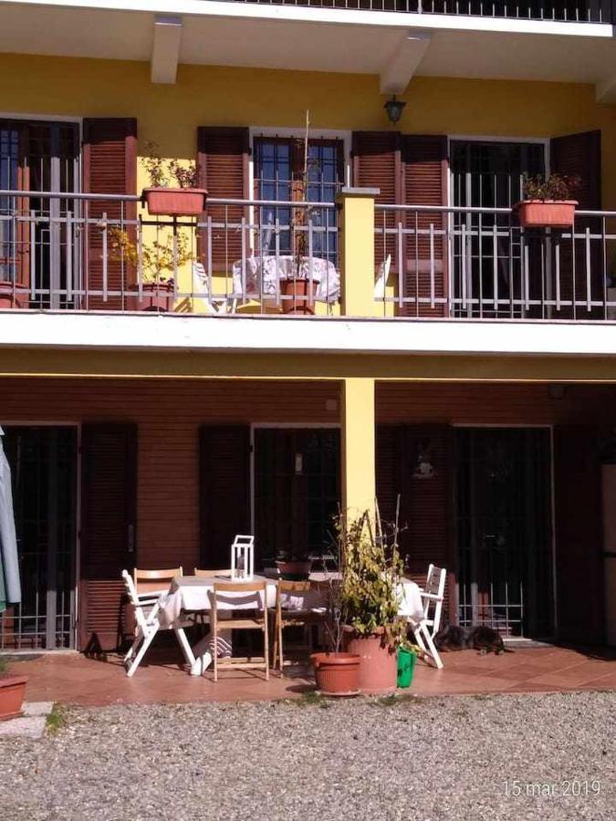 Bed and Breakfast Beb Infamiglia Cascinette Exterior foto
