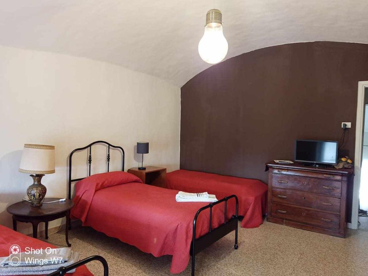 Bed and Breakfast Beb Infamiglia Cascinette Exterior foto