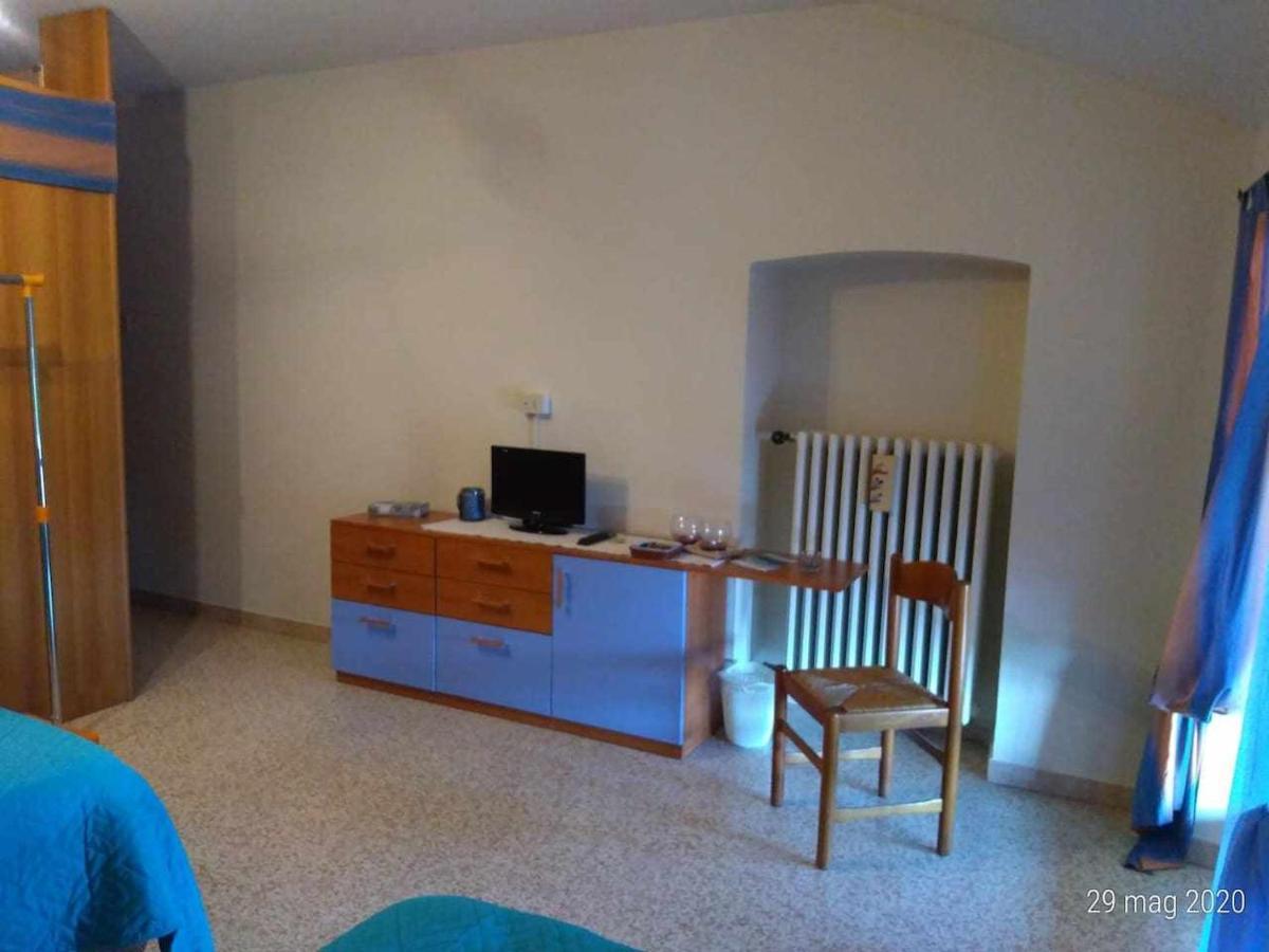 Bed and Breakfast Beb Infamiglia Cascinette Exterior foto