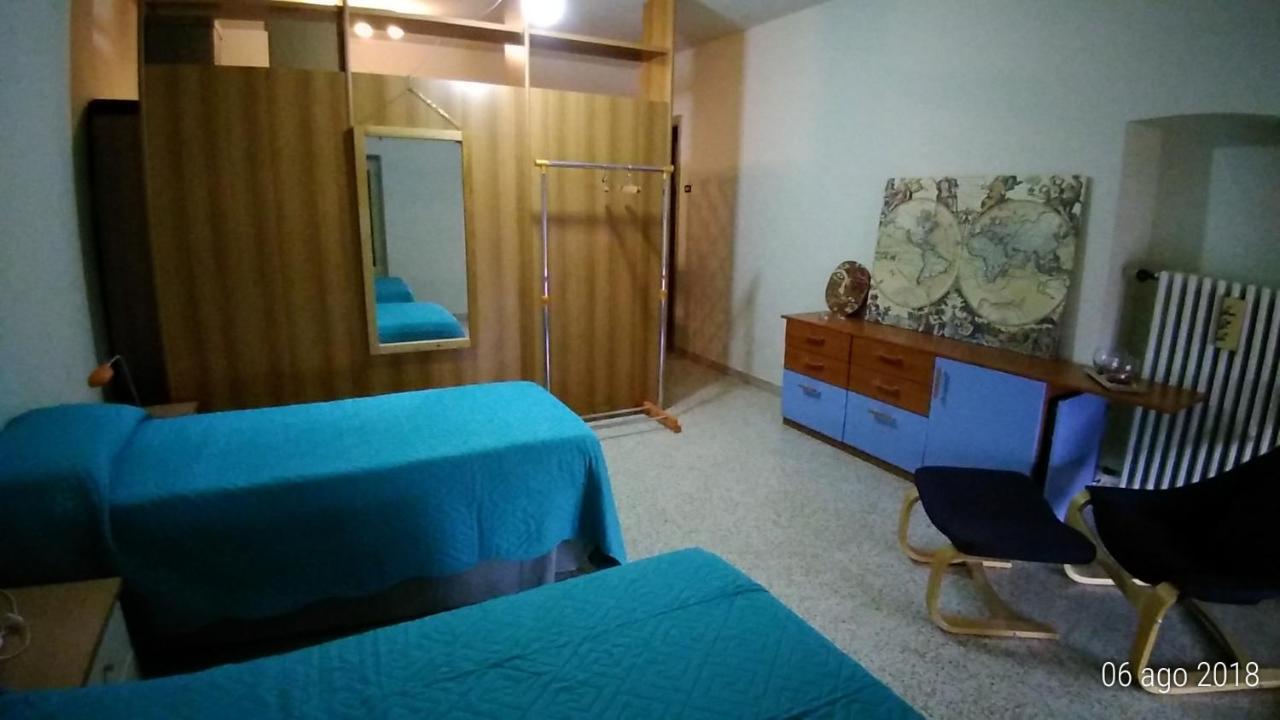 Bed and Breakfast Beb Infamiglia Cascinette Exterior foto